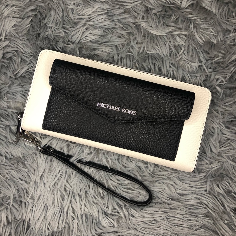Michael Kors Wristlet Wallet
